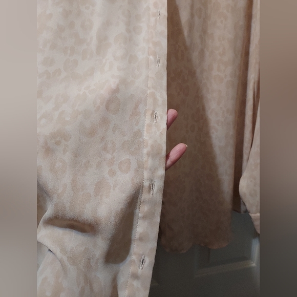 🐆 Blush Leopard Print Blouse - Picture 3 of 7